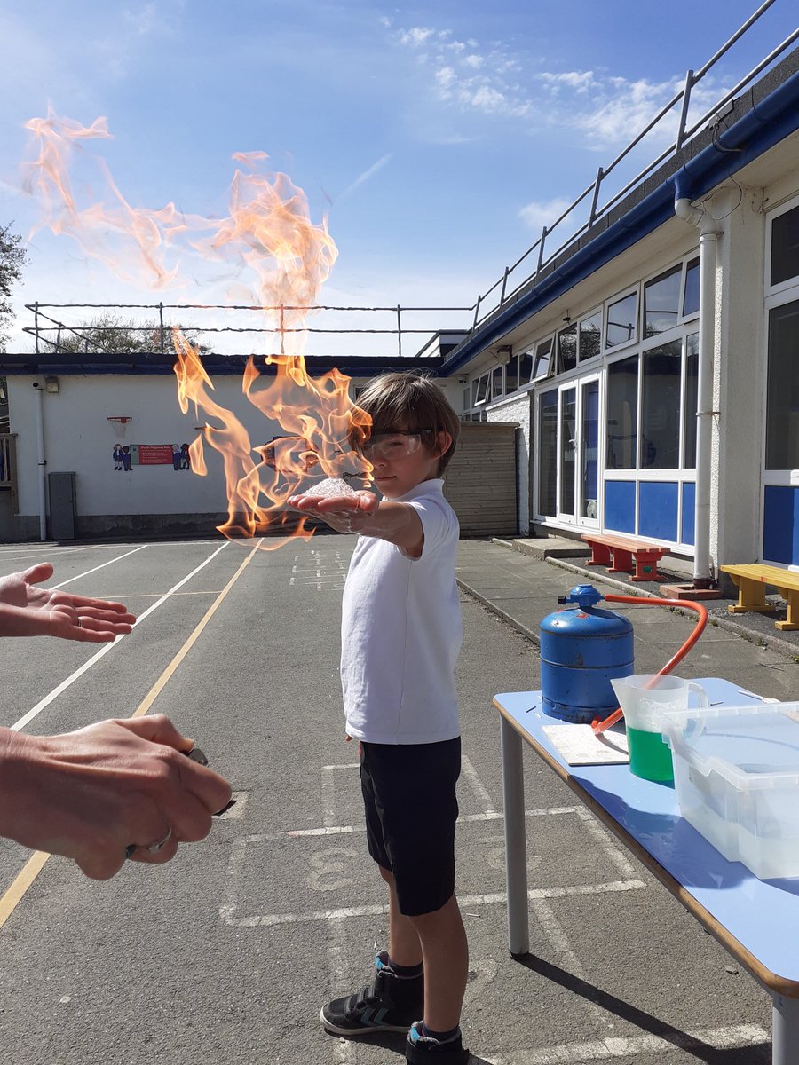 stnicsadventure's tweet photo. Determination, facing fears head on, willing to take a managed risk and step outside of our comfort zone. Well done to all of the Big Kids Science club this week for being courageous, inquisitive explorers of how our world works. #BringScience β¨ https://t.co/0om5vrwfoC