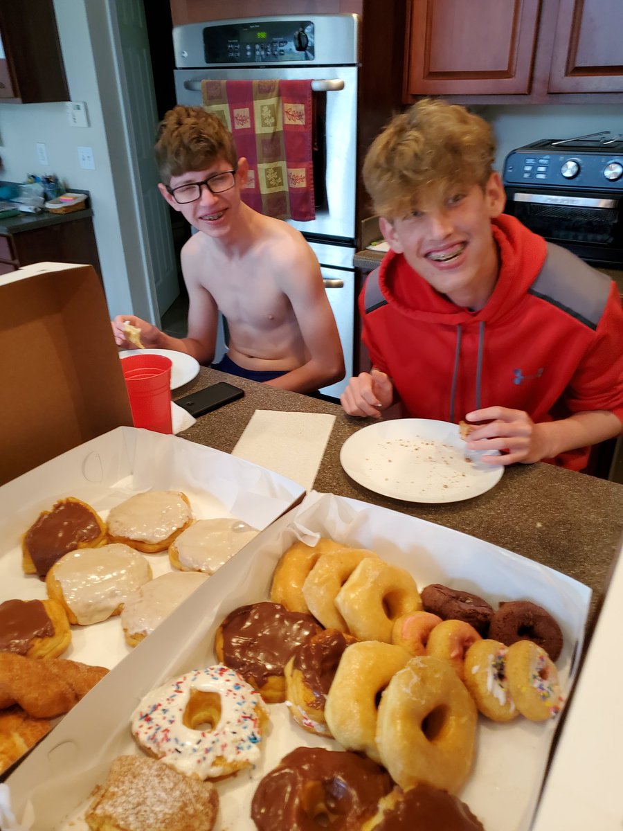 DH_ParentMentor's tweet photo. Happy first day of summer! Live your best life, boys!!! I'm so loving this new chapter where these two actually choose to spend time together and truly act as though they like each other! ๐ฅฐ
#Brothers #BoyMom
#BuiltInBestFriend https://t.co/zOIVhfD1js