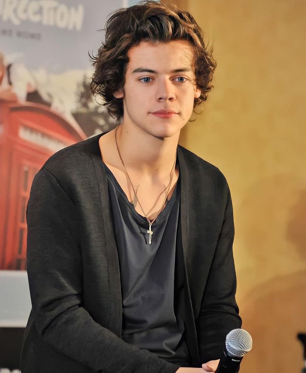 1Disbestofbest's tweet photo. I vote for #HarryStyles for #100MostHandsomeMen2021
Thus man is ethereal! https://t.co/QpEDU9x6fc