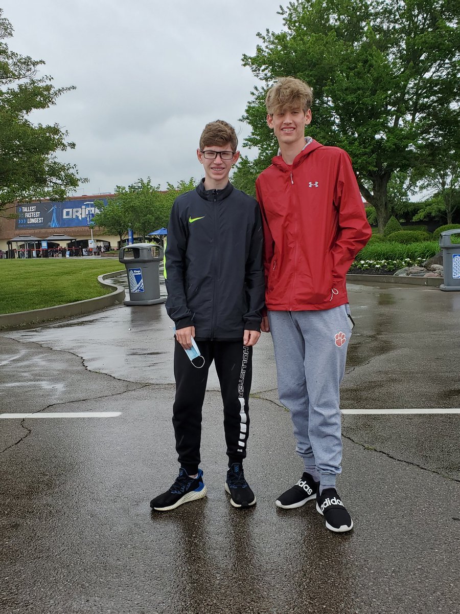 DH_ParentMentor's tweet photo. Happy first day of summer! Live your best life, boys!!! I'm so loving this new chapter where these two actually choose to spend time together and truly act as though they like each other! ๐ฅฐ
#Brothers #BoyMom
#BuiltInBestFriend https://t.co/zOIVhfD1js