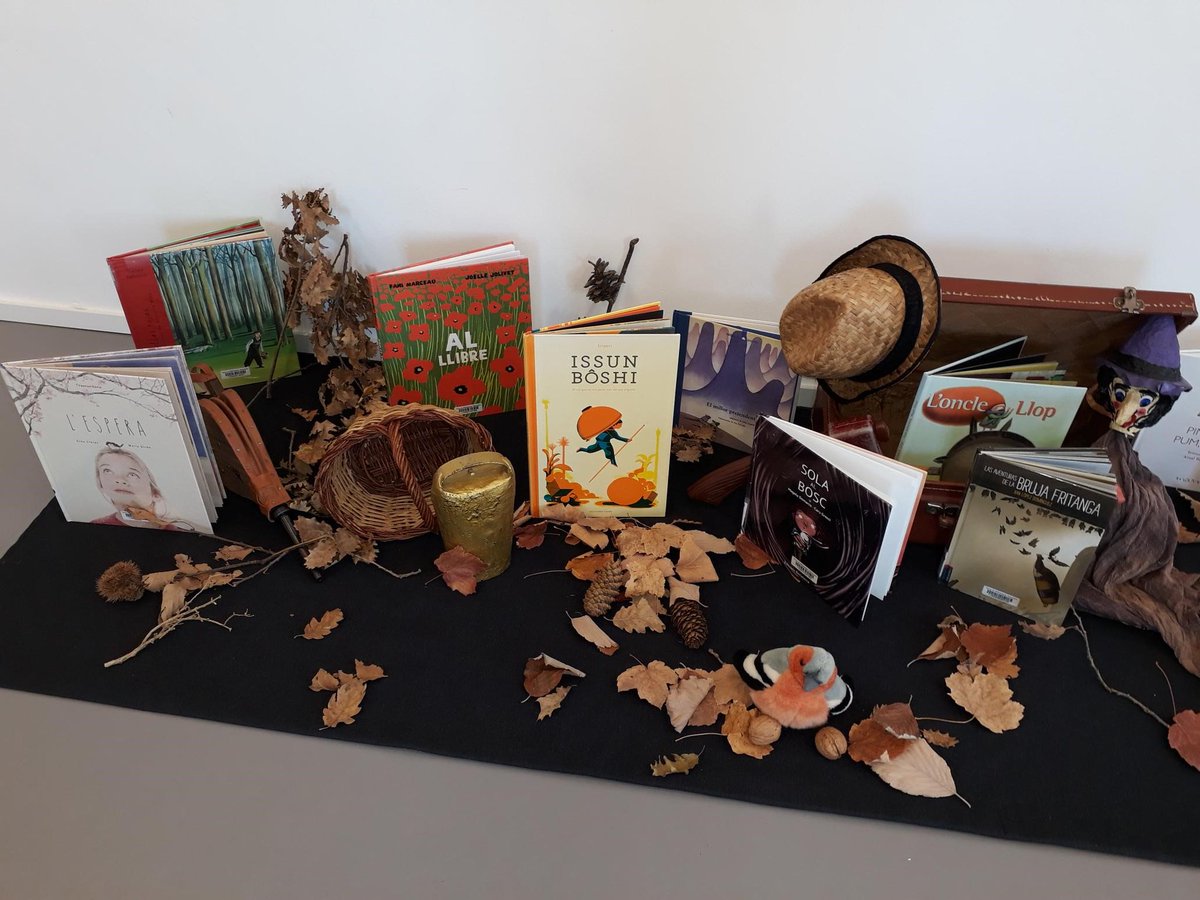 Avui hem gaudit de l'hora del conte "Dins del bosc" amb motiu de la #SetmanadelaNatura 🌲🌳

#BibliotecaelMolí #ParcsiBiblioteques
