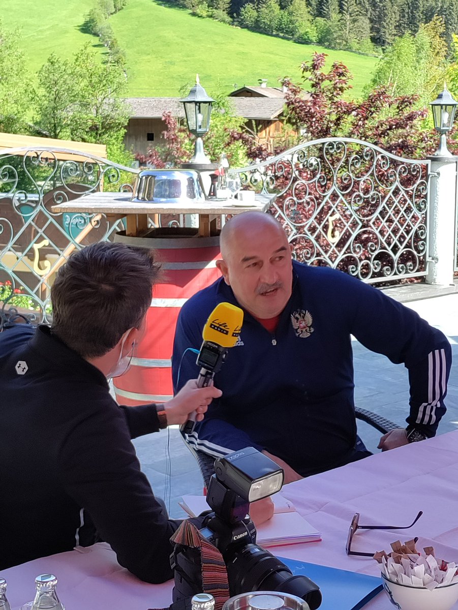 Russische Nationalmannschaft im Trainingscamp für #em2021 <a href="/Stubai_Tirol/">TVB Stubai</a>: Harte Arbeit unter erschwerten Bedingungen wegen Corona und Top-Gegner, aber dennoch optimistisch und voll Vorfreude. #Pressekonferenz #FIFA21 @euro_2021_ <a href="/TTNachrichten/">Tiroler Tageszeitung</a> <a href="/KURIER_SPORT/">KURIER SPORT</a> <a href="/liferadiotirol/">Life Radio Tirol</a>