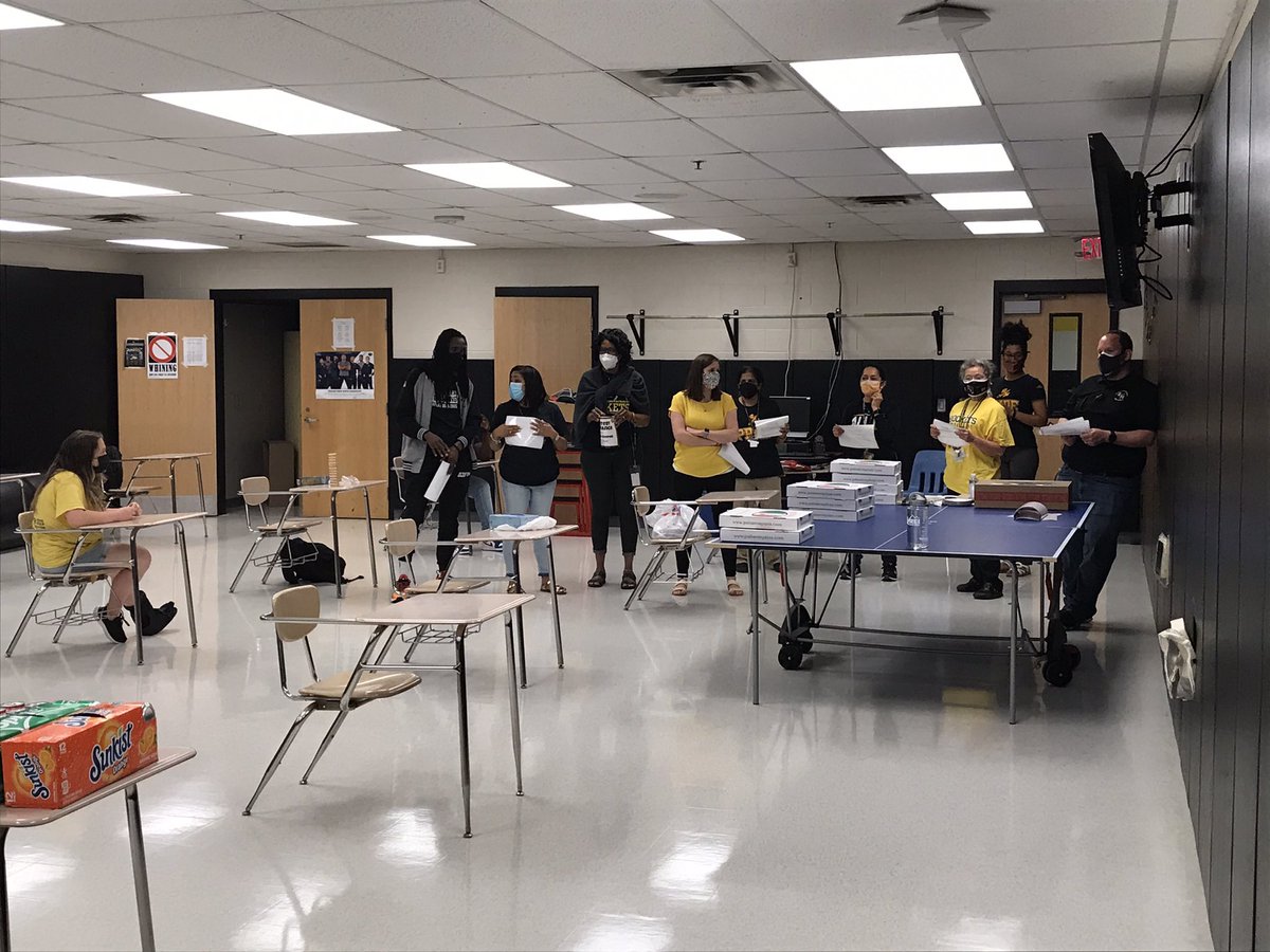 Mr. Jelen (@rmhsmagnet) on Twitter photo Great in person celebration to end a LONG year. Congrats to our class of 2021 graduates. Thanks <a href="/bernstein_teach/">Aaron Bernstein</a> ! @RMHS_Principal <a href="/MsWheeler_RMHS/">Robin L Wheeler</a> @RM_Roberson @RMHS_Lopez <a href="/MrDurbin_RMHS/">MrDurbin_RMHS</a> Great in person celebration to end a LONG year. Congrats to our class of 2021 graduates. Thanks <a href="/bernstein_teach/">Aaron Bernstein</a> ! @RMHS_Principal <a href="/MsWheeler_RMHS/">Robin L Wheeler</a> @RM_Roberson @RMHS_Lopez <a href="/MrDurbin_RMHS/">MrDurbin_RMHS</a>