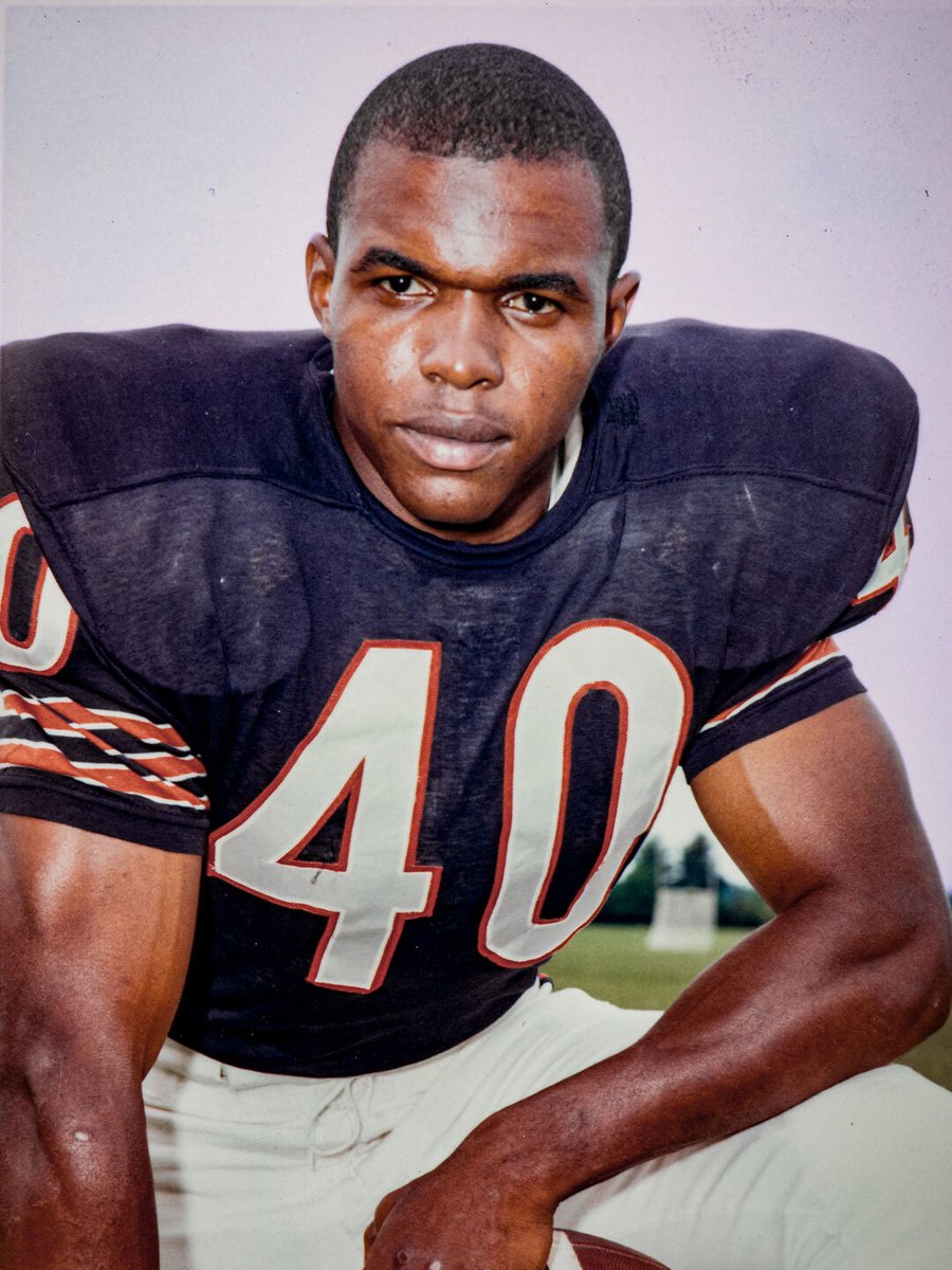 ChicagoBears's tweet photo. Remembering the great Gale Sayers on his 78th birthday. 🧡 https://t.co/882E2Kz0Tk