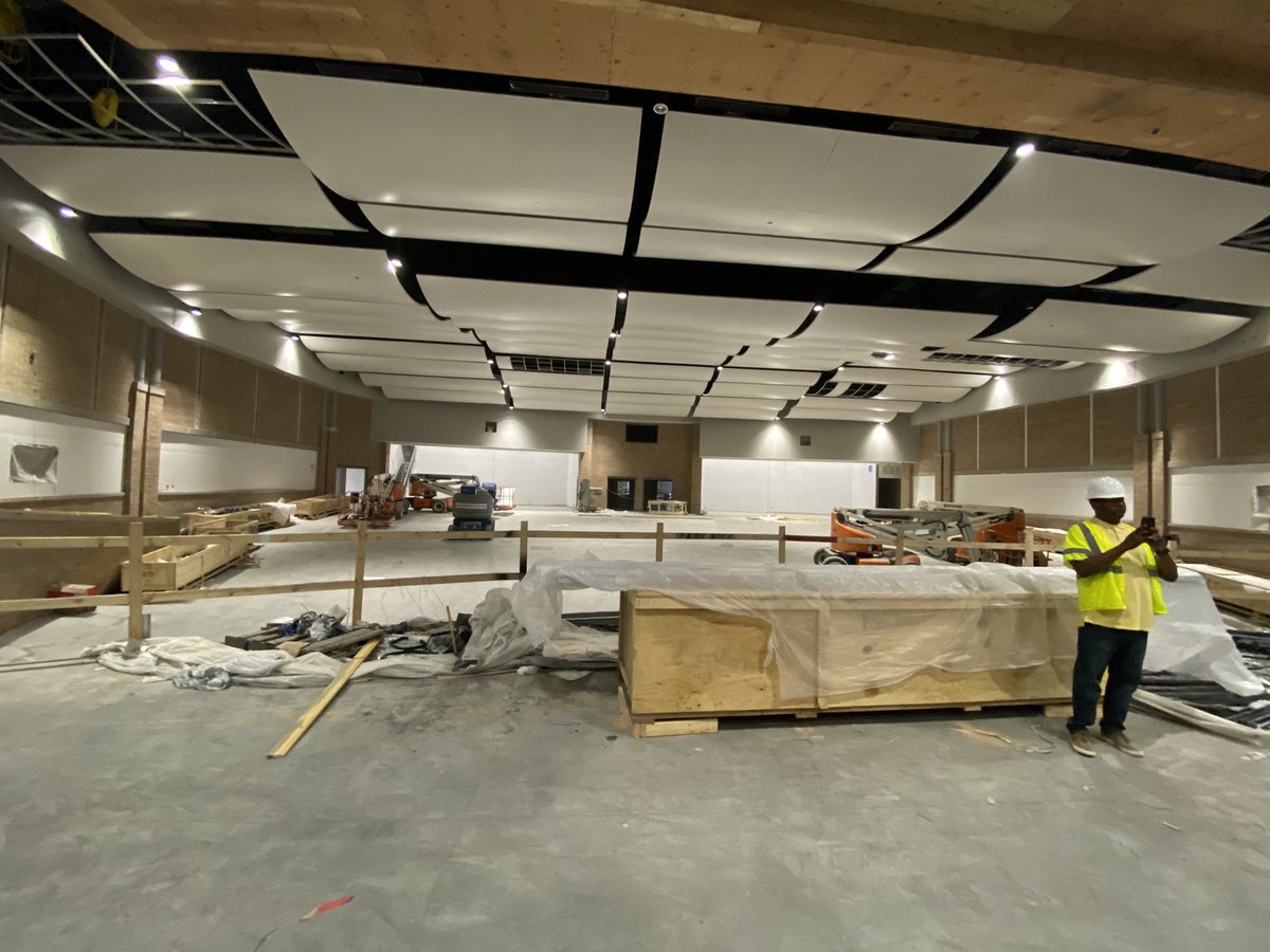 TylerJThrasher's tweet photo. SPRINGER NATION!! I took a tour of the new Highland Springs High School set to open in the fall and it is coming together! A brand new building, interactive classrooms, open area library, auditorium and the whole nine yards. @8NEWS https://t.co/s0z5V9RdC6