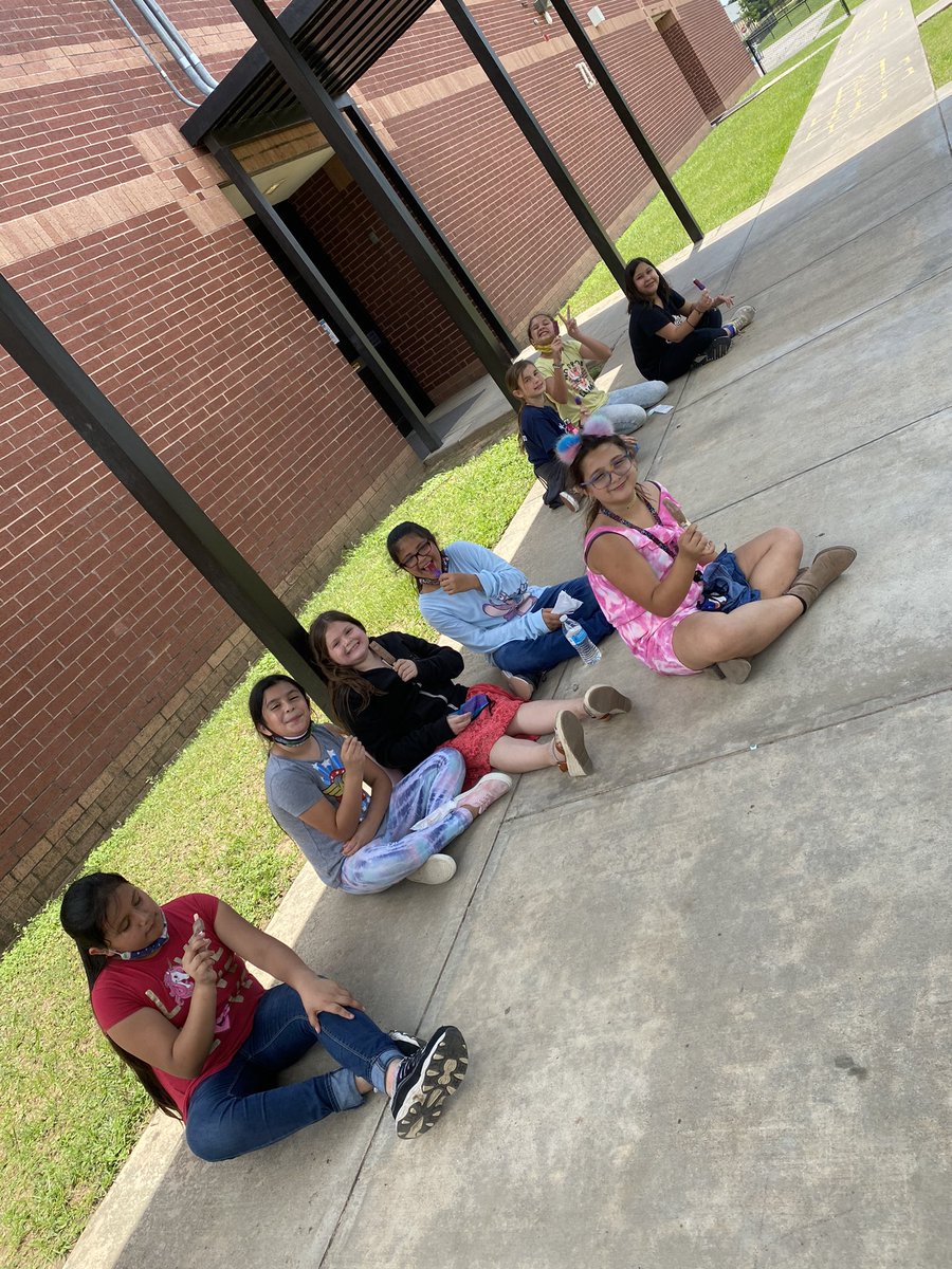 taymclendon22's tweet photo. And that’s a wrap year 3! Navor won the First in Math challenge for the school year and got 10,000 + stickers  to get to the Mastermind level so he won a personal pizza party and the rest of these kiddos earned popsicles for their STAAR review. I will miss this crazy crew! https://t.co/5ysv8xyUWf