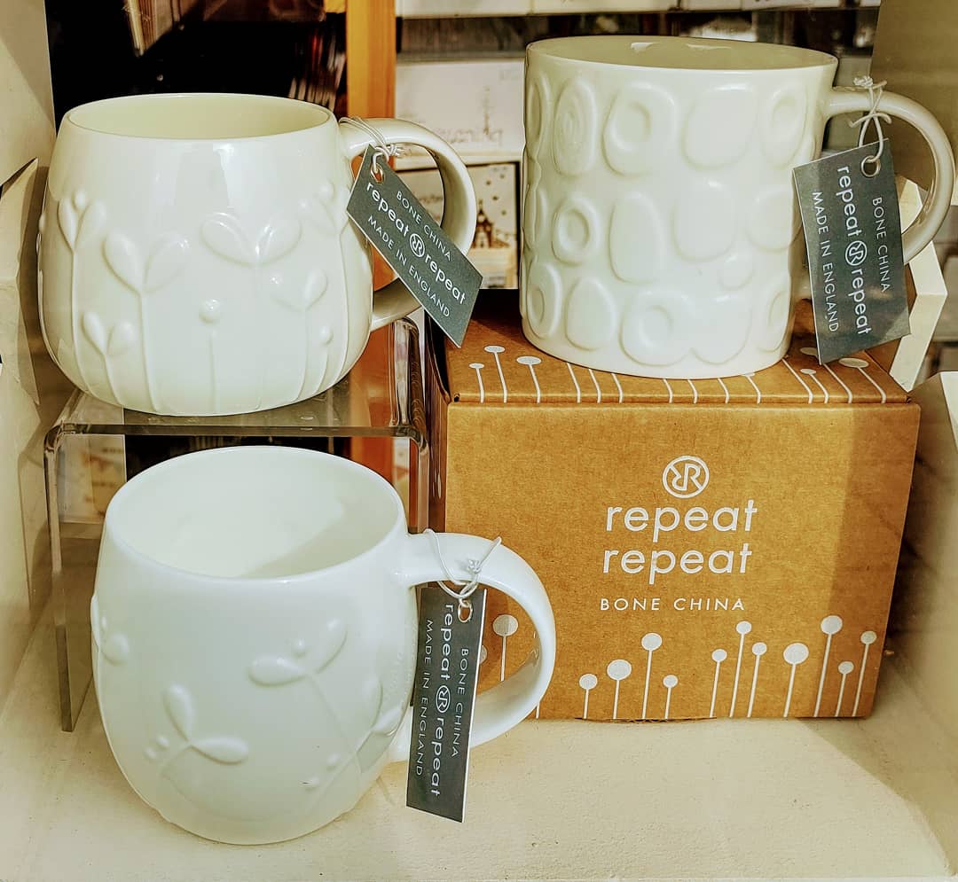 Made in England. Bone china mugs for that perfect cup of tea❤️😊
thecottageormskirk.co.uk
#repeatrepeat #giftideas #ormskirk