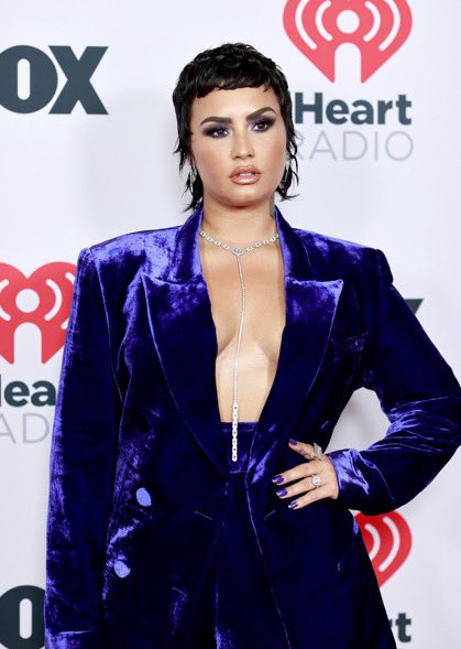 DevonnesMuse's tweet photo. Demi‘s first vs. latest appearance at the @iHeartRadio Awards: https://t.co/EqRIAqtg5r