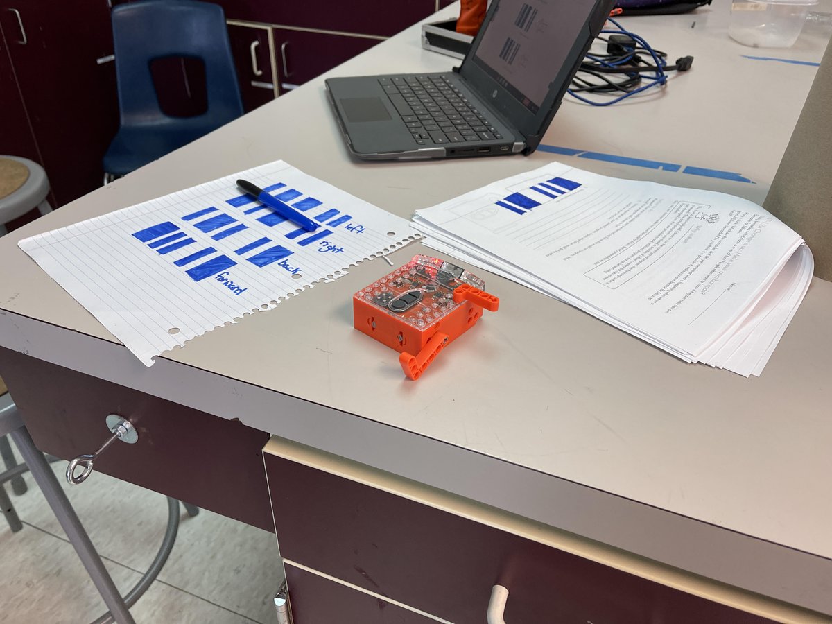 LCSD_Oregon's tweet photo. Mr. Bedingfield's class is putting together robots! Provided by Oregon Coast STEM Hub, these robot kits are part of a larger partnership to enhance our computer science education options. Students design, build and code Edison Robots the Exploring Computer Science at Taft 7-12. https://t.co/mvKsDuz33B