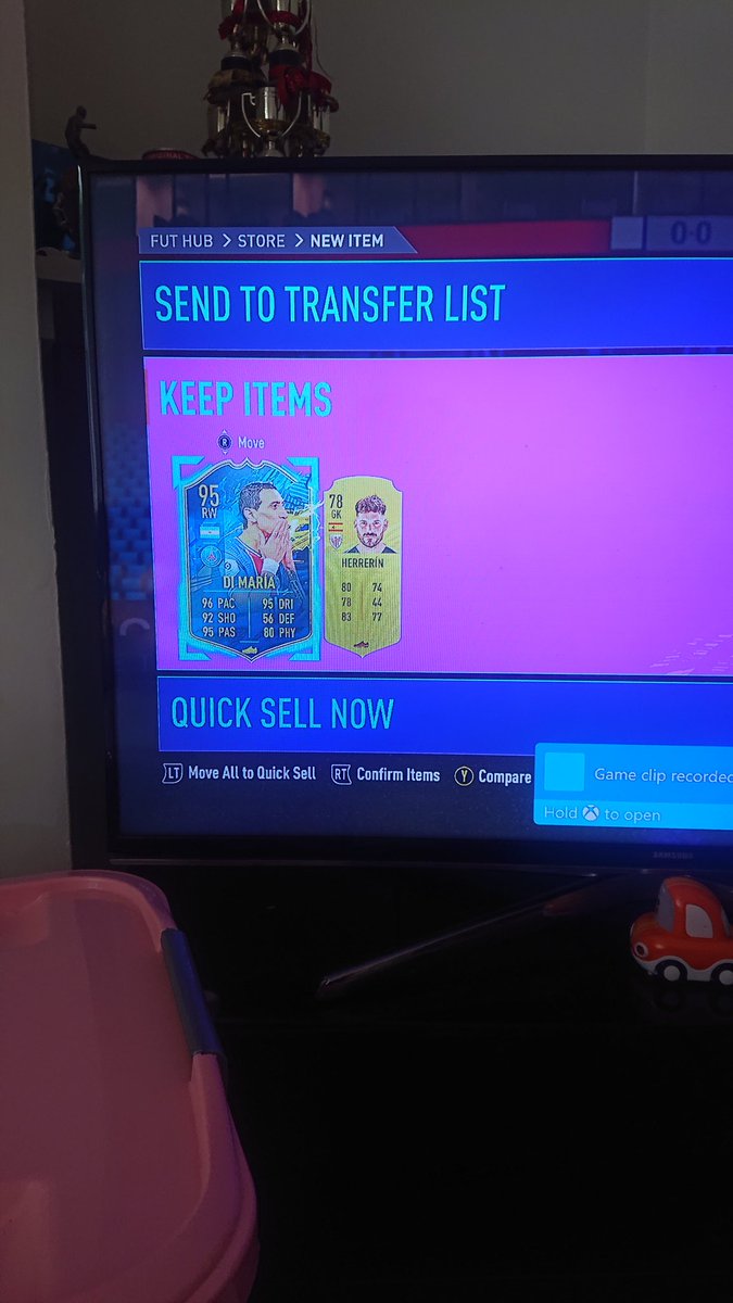 LukeCulver's tweet photo. @sammyboybang I need him 😔 just got this from a 2 player pack and need a link for TOTS Immobile https://t.co/wMaJLMdSKH