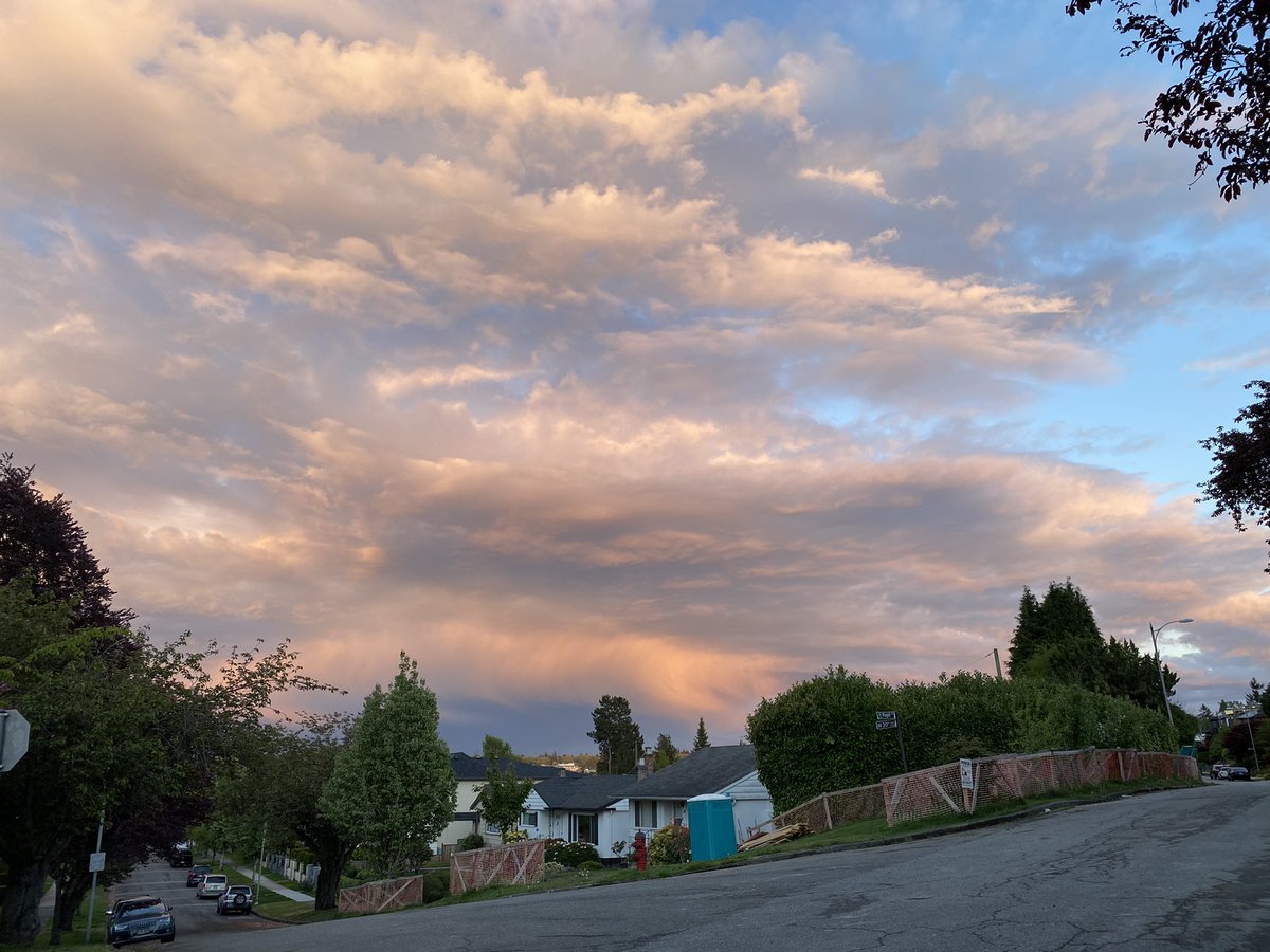 thebatmobike's tweet photo. May 7th. Sunset over Arbutus Ridge. https://t.co/YPJ2m4EBOM