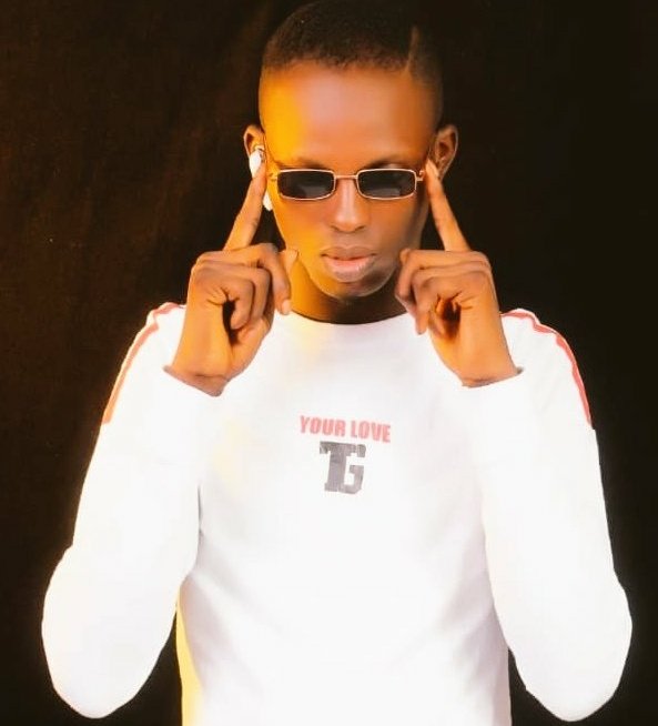 easyabayome's tweet photo. Have you open your artist republik account?? To distribute your new song, just 9.99USD yearly.

@officialnairam1 @ArtistRepublik @davido @deejayneptune @djkaywise @falzthebahdguy @Olamide @yemialadee @adekunleGOLD @cuppymusic @burnaboy @joeboyofficial @fireboydml @fineboybella https://t.co/VtuYE3sBBH
