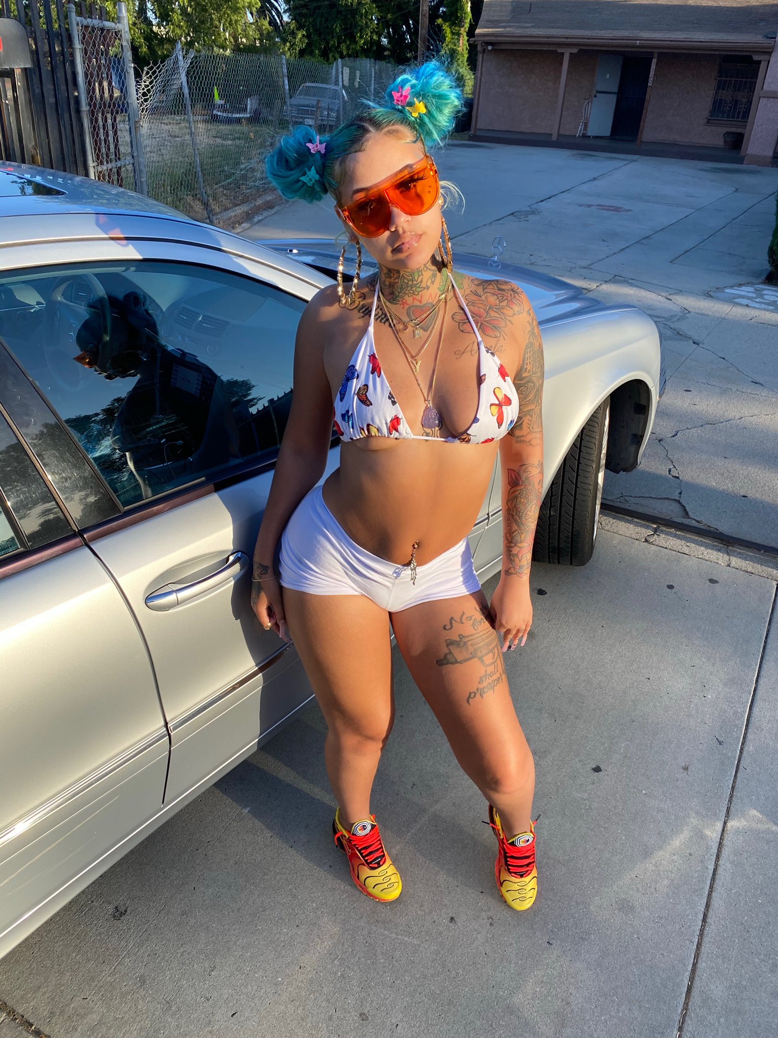 Big Yella ⛈ on X: She get a bag she bout a check ⛈  t.cohKMRVAoN2l  X