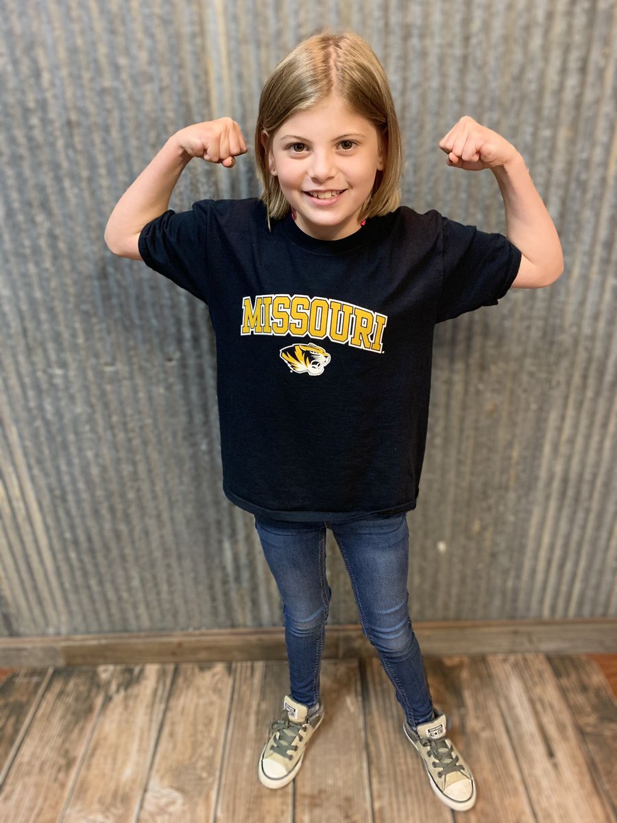 LiamAlbasMom's tweet photo. This little Catcher is ready to roll! @CoachLarissaA @katherinekadlec @hattilayne @MizzouSoftball https://t.co/W5wiS4M75x