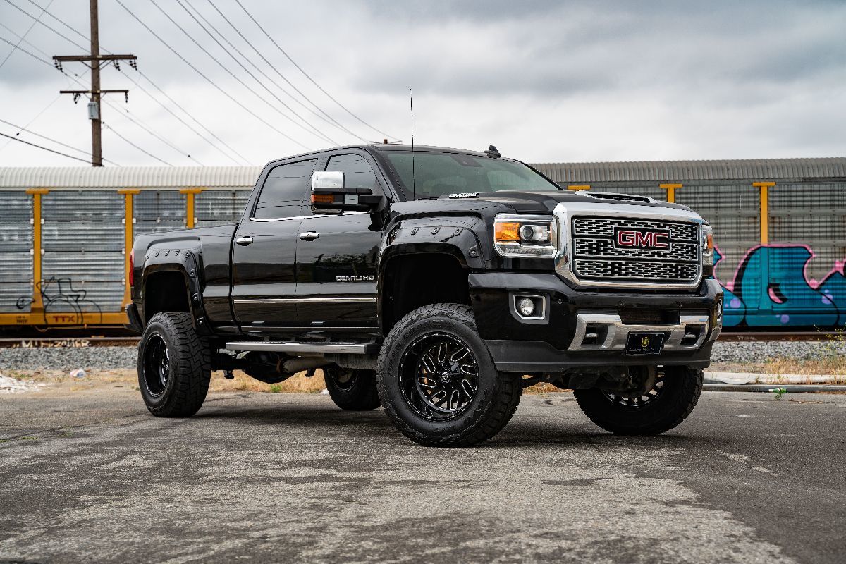 CAMotoDirect's tweet image. 👉Memorial Day Madness SALE CLICK TO VIEW &amp;gt; mailchi.mp/ocmotorsdirect… #Tesla #RAM #GMC #Dodge #ForSale #Auto #MemorialDayWeekend #MemorialDay #fridaymorning Follow us @CAMotoDirect for #Deals on #Cars and #trucks or visit our #SoCal dealers today👇