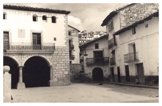 Ayuntamiento de #Nogueruelas construido por Jaime Violante de @linaresdemora entre el 1579 y 1581. Hasta 1833 no sufrió ningún tipo de variación, en 1968 se realizaron obras que variaron el conjunto sustancialmente.