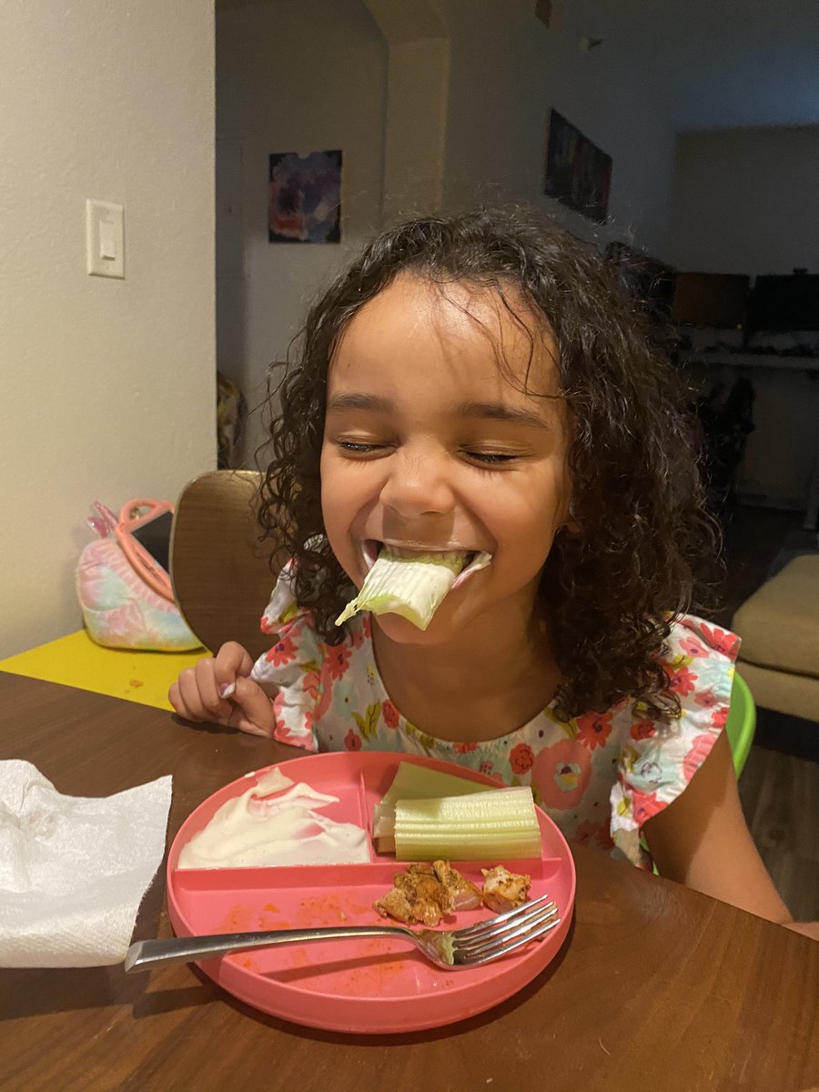 _lolomc's tweet photo. My silly, sweet little girl ❤️ stop growing!!! https://t.co/tjbszUGH19