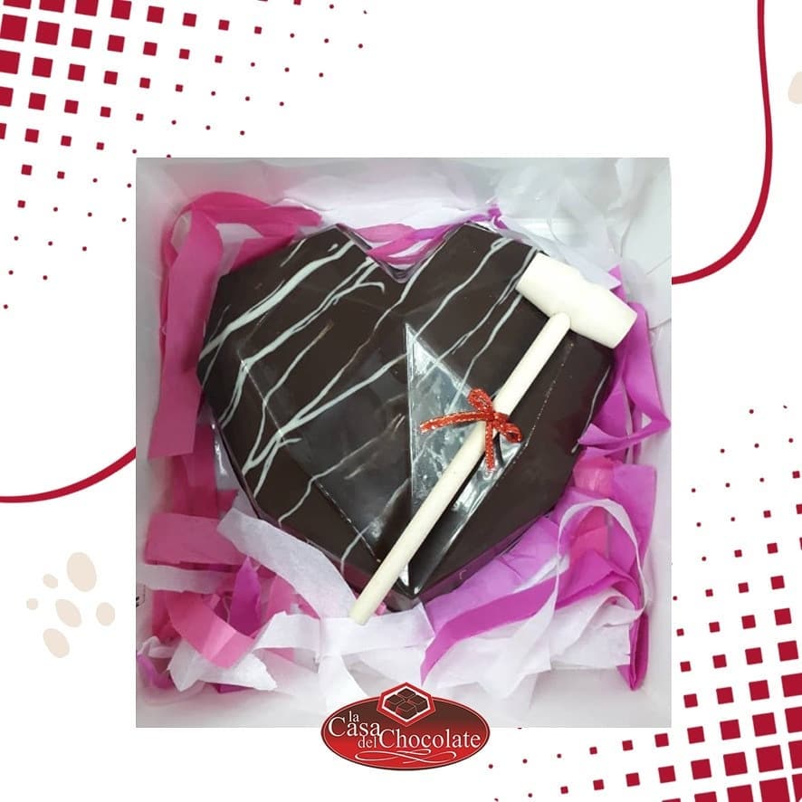 lacasadelchoco's tweet photo. No importa cual es la pregunta, un corazón de chocolate sorpresa es una buena respuesta #LaCasaDelChocolate https://t.co/lxd2kYUS82