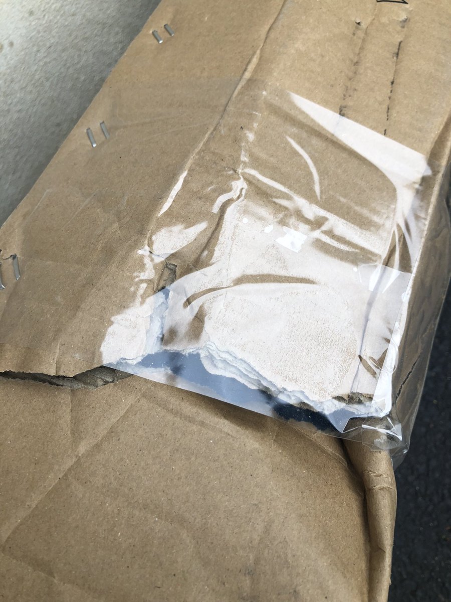 ecb_chuck's tweet photo. Hey @amazon @AmazonHelp is this the quality control we are to expect from you now that you deliver your own packages? #embarrassing #Amazonreviews https://t.co/f4TYvWL7Ts