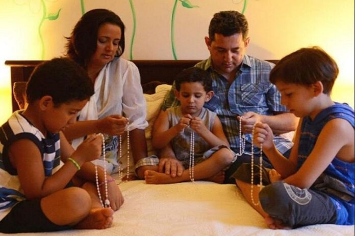 cactus24noticia's tweet photo. #28May #Falcón La familia, iglesia doméstica
https://t.co/sm82gyjC1d https://t.co/TRYdeMeQ44