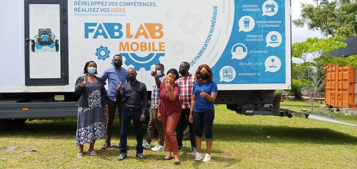 bbmohamet's tweet photo. #fablabmobile continue les différents ateliers de formation en fabrication numérique à l'Université de Buéa...@OngolaFablab @AUF_AfriqueCent @Fondation_OCM #fablab https://t.co/IBqCr7A00e