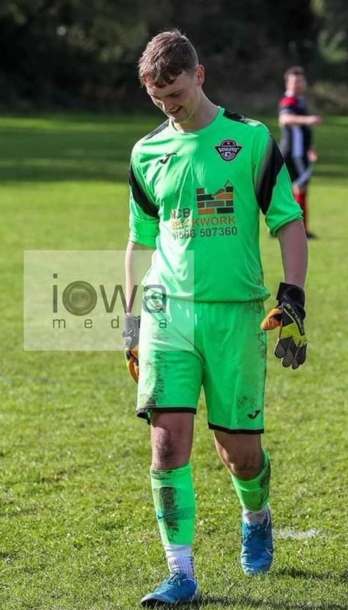 SAFCSandwell's tweet photo. SOCIAL MEDIA PLAYER OF THE SEASON

With a whopping 79% of your votes, goalkeeper Ryan Pratt is the winner of this award. The shot stopper has made some big saves over the course of this season has saved 7 penalties for us this season! Well done Pratty! https://t.co/wvECvmZs3q