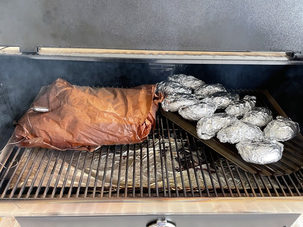 DCS009's tweet photo. @YETICoolers @TraegerGrills #YETIxTraegerBBQ #Sweepstakes would love at shot at the swag giveaway y’all are doing! Love it! https://t.co/w1C2QFMaWZ