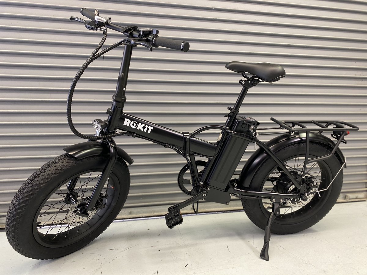 "I wanna go fast!" Almost time to go racing with <a href="/AJFoytRacing/">AJ Foyt Racing</a> at #Indy500. Sneak peak of #rokitebike in the paddock as we get closer to action at The Brickyard #rokitride #INDYCAR #emobility #powerthefuture