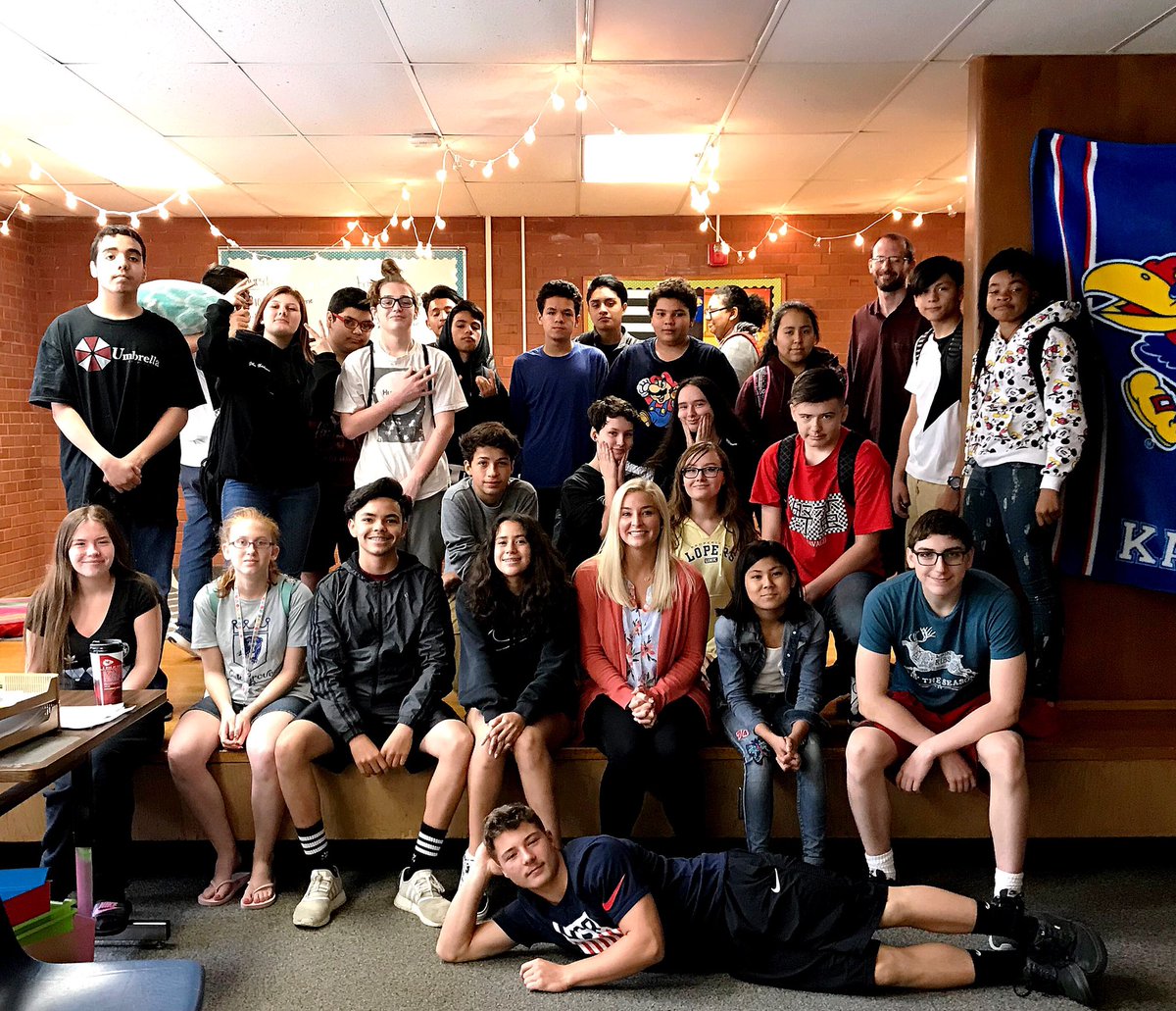 MrsPate8's tweet photo. Goodbye 314. Cannot believe the amount of kids, over the years, who have walked through these doors to find safety, knowledge, acceptance, and love from not only me but so many teachers before me. See you soon 2311! #TMStrength #TurnerFamily #TurnerMiddleSchool #turnerusd202 https://t.co/XrhtIwt0zq