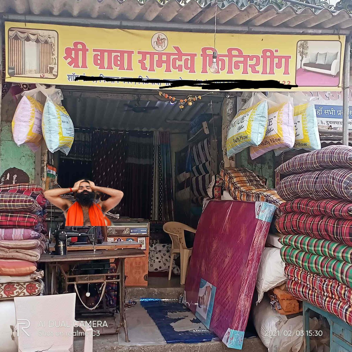 tabiish_'s tweet photo. @thewittydoctor_ With life saving Mattress  (sabka Ilaaaj hai baba ke paas bss tum pareshani btao)
#BabaRamdev https://t.co/NplKha4u4N