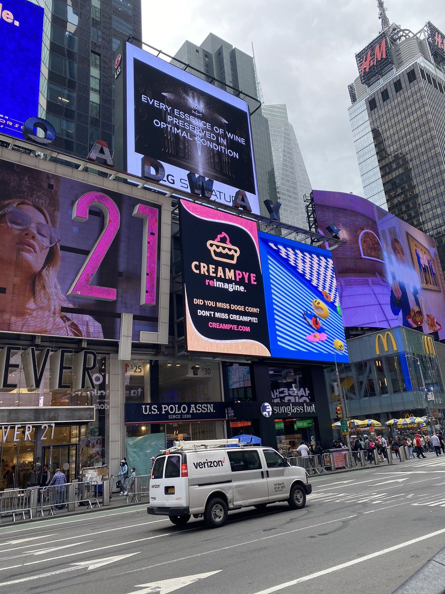 PyeProtocol's tweet photo. Times Square Billboard is officially up. Yes, this is real🥧🚀

#PYEDAYFRIDAY #CreamPYE https://t.co/Pa9L4G4mUI