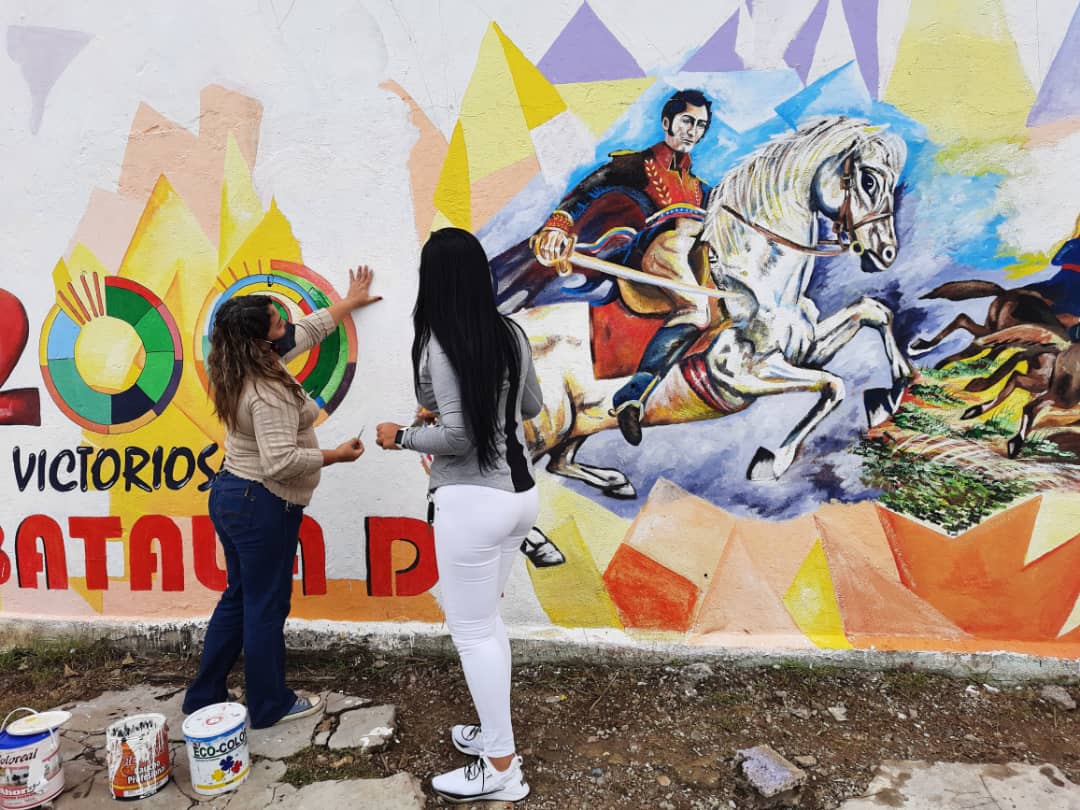 CDCEBarinas's tweet photo. #Barinas | Así vamos  Zona Educativa Barinas  y entes adscritos del MPPE con nuestro Mural del Bicentenario de la Batalla de Carabobo!!

#MuralesBicentenario 

@MPPEDUCACION 
@eduardopiate2 https://t.co/LcuFr5iGVX