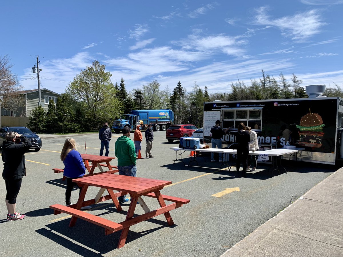 Mount_Pearl's tweet photo. Our city has so much to offer, from walking trails & playgrounds to retail & great food, incl. Johnny & Mae’s. Their 2nd food truck is enjoying a 'sunny start' at the Church of the Good Shepherd where some members of Council were spotted for lunch! #ShopLocal #WelcomeToMountPearl https://t.co/OdN8A6iyln