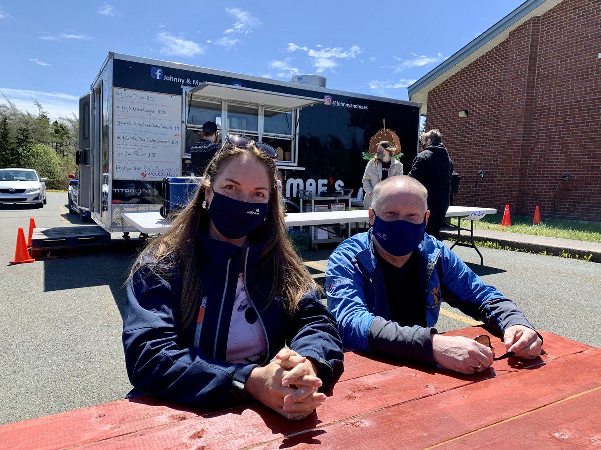 Mount_Pearl's tweet photo. Our city has so much to offer, from walking trails & playgrounds to retail & great food, incl. Johnny & Mae’s. Their 2nd food truck is enjoying a 'sunny start' at the Church of the Good Shepherd where some members of Council were spotted for lunch! #ShopLocal #WelcomeToMountPearl https://t.co/OdN8A6iyln