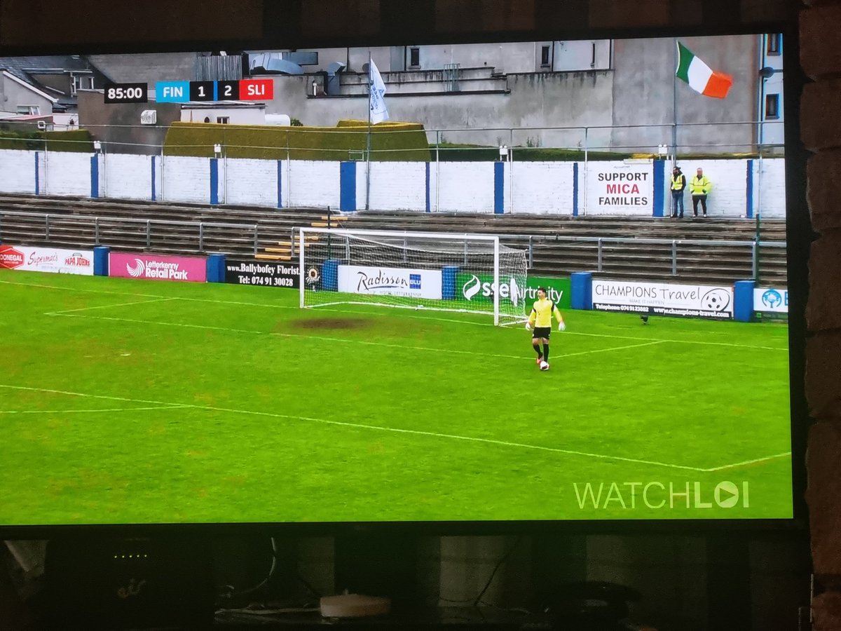 MiamcMaria's tweet photo. Well done @FinnHarpsFC showing your support for #MicaRedress #TogetherWeAreStronger #100PercentRedress #Donegal #Mayo #Clare #Ireland #SupportFamilies #BricksOfShite https://t.co/TbxXQjs1UC