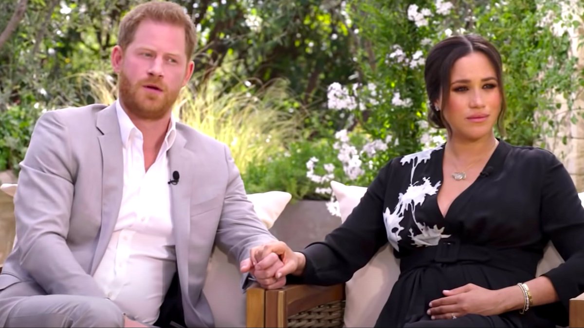 zuzop121's tweet photo. Oprah Reflects on The Controversial Prince Harry &amp; Meghan Markle Interview
https://t.co/evQN28lmS8 https://t.co/KJ5SOxU6ce
