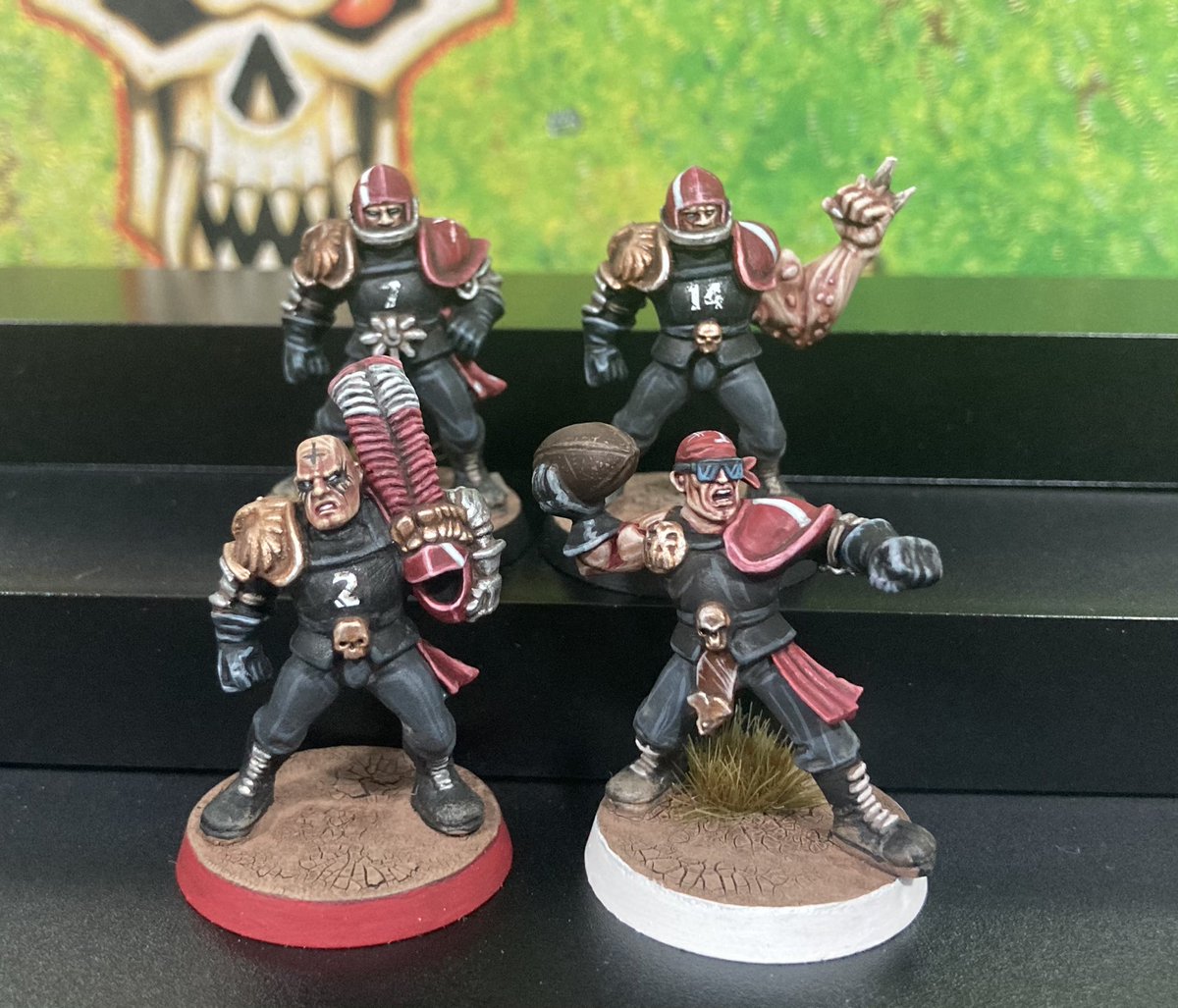 lhoyosb's tweet photo. A thrower and a blitzer for the Blood Bowl sevens team! Only 3 more to go
#bloodbowl #bloodbowlteams #bloodbowl2 #paintingwarhammer #kitbashing #warhammercommunity #chaospact #chaospactteam #chaosrenegades #bloodbowl2020 #paintingbloodbowl #paintingbloodbowlteams https://t.co/4w8r7b2PHi