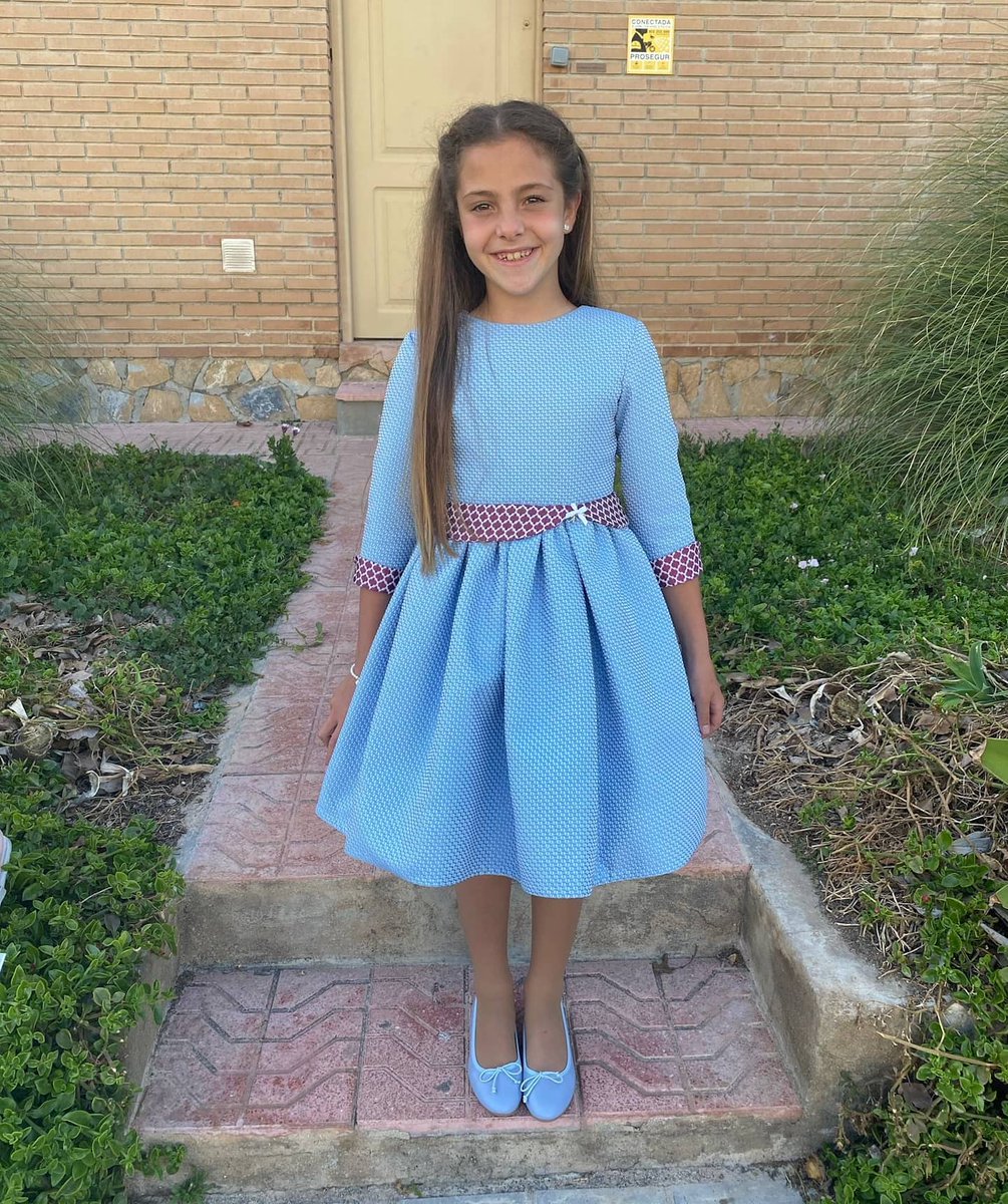 Así de guapísima está Alba, dispuesta a pasárselo muy bien esta noche junto a sus compañeras en la cena con el jurado. ¡Disfruta mucho Alba!
~~~~
#fogueraramblademéndeznúñez #hogueraramblademéndenúñez #foguerarambla #hoguerarambla #rambleras #rambleros #foguerafundadora