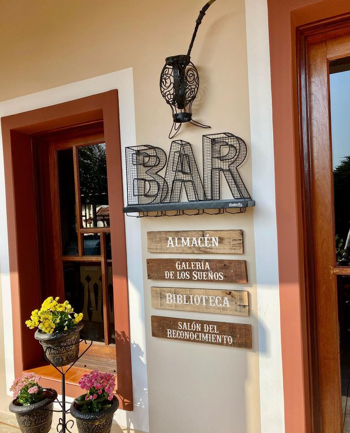 MateRogaBV's tweet photo. El Mate Bar es el lugar perfecto para los amantes del Mate y Tereré 🧉🤩
¿Te gustaría visitarnos?
Contactate con nosotros 0982 700116 📲
#YerbaMateSelecta
#AventuraSelecta
#MateBar https://t.co/qOYf9rzit6