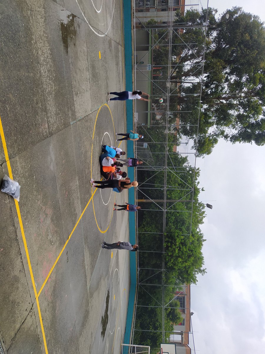 campoivan2's tweet photo. #ElINDERSeSiente nuestros adultos son partícipes del juego, para pasar un rato agradable y diferente en su diario vívir, #diainternacionaldeljuego #MVC #VICTIMAS, @LuisYepes0427 @Monacocorna @indee @AlcaldiadeMed https://t.co/b24YYwuKo3