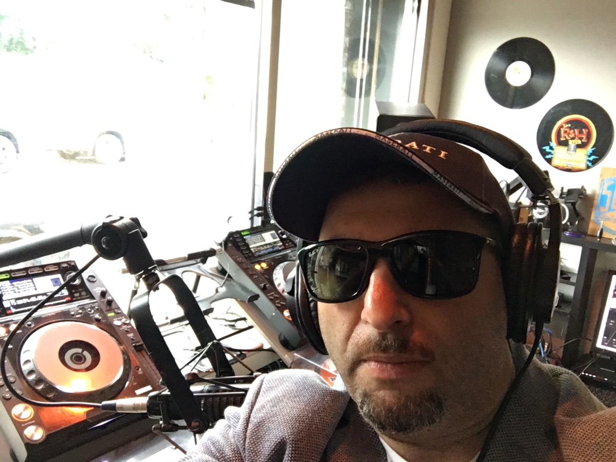 electrosteamnyc's tweet photo. Electrosteam is live now @MakerParkRadio https://t.co/KlERiNyjGO playing European mix https://t.co/Hspvy49b1T