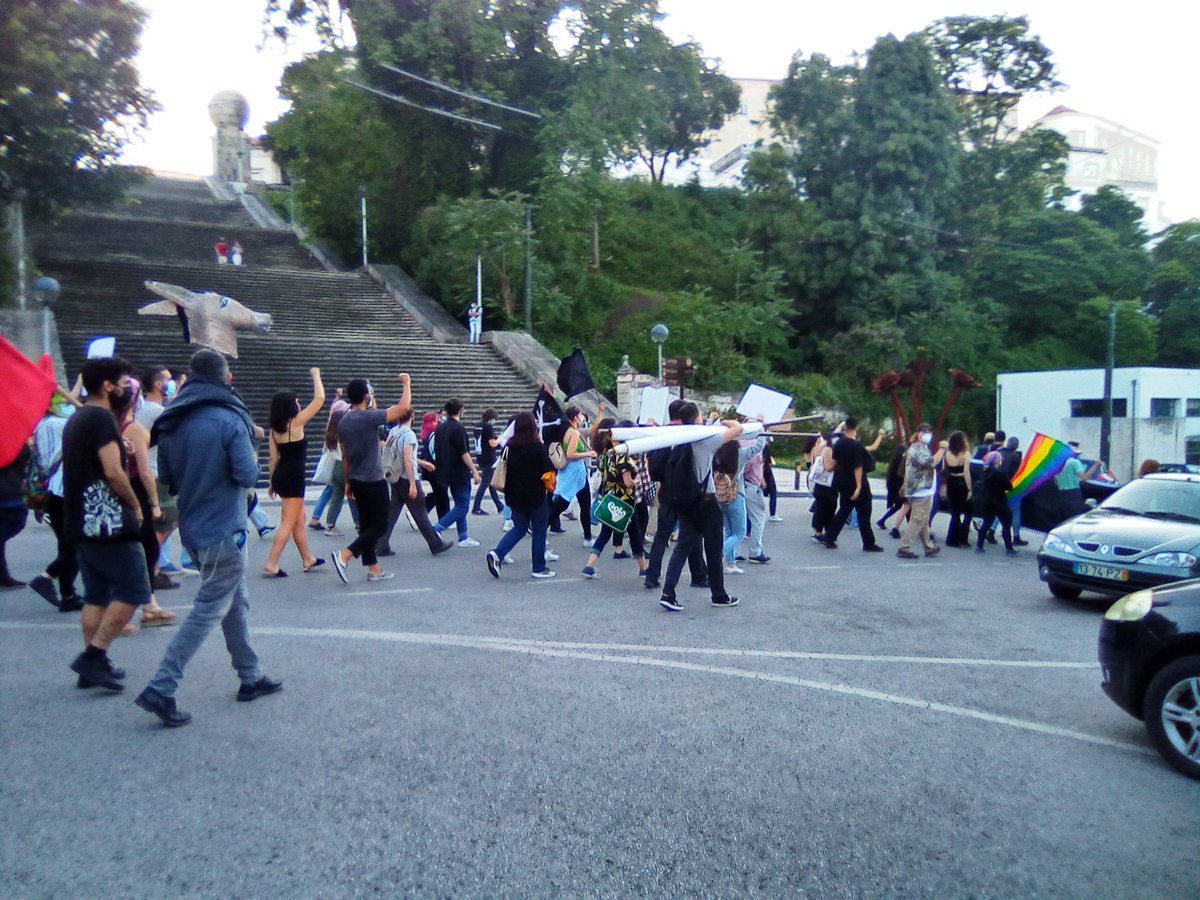 laviniazuc's tweet photo. A lot of #antifa people in #Coimbra made the police take side to protect #fascists (ya we expected that) #antifascism #portugal #chega de #ventura #salvini / #lisboa #porto https://t.co/XwC4as2kER