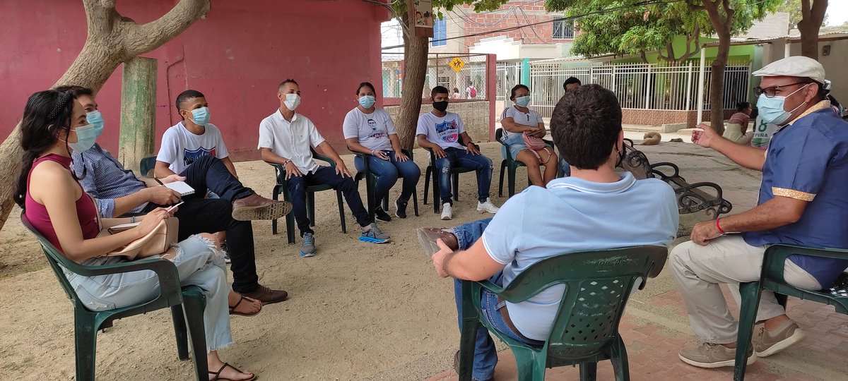 ProsantamartaV's tweet photo. 📣#AccionesVitales |  Desde #SantaMartaVital promovemos y gestamos  iniciativas de transformación positiva. En esta oportunidad con los jóvenes de la #GarraSamaria del barrio #SanJorge , en quiénes sembramos sentido de pertenencia a través de #SacaTuBandera🤍💙(Hilo) https://t.co/kxfO8RXJfH