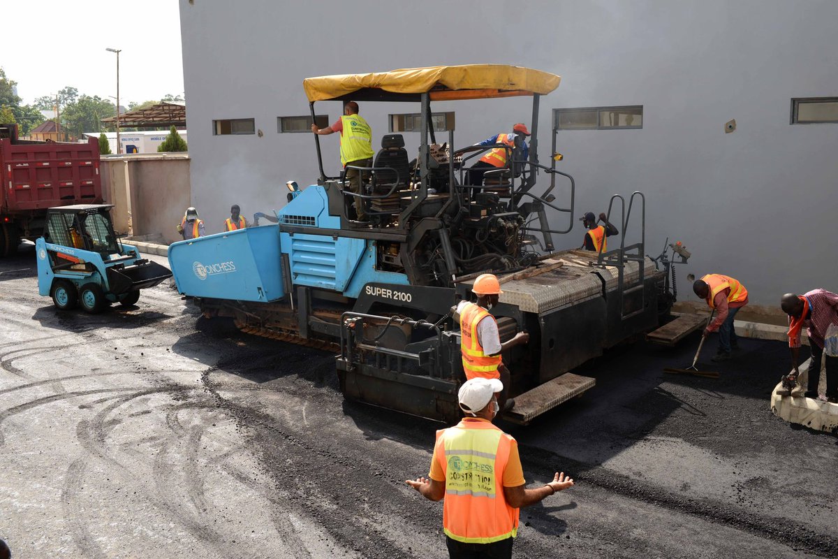 RonchessGlobal's tweet photo. Update: Laying of asphalt wearing course of the road network within Murtala square in progress, Kaduna Market Development project. #KadunaUrbanRenewal. https://t.co/5qw6Nt8oYg