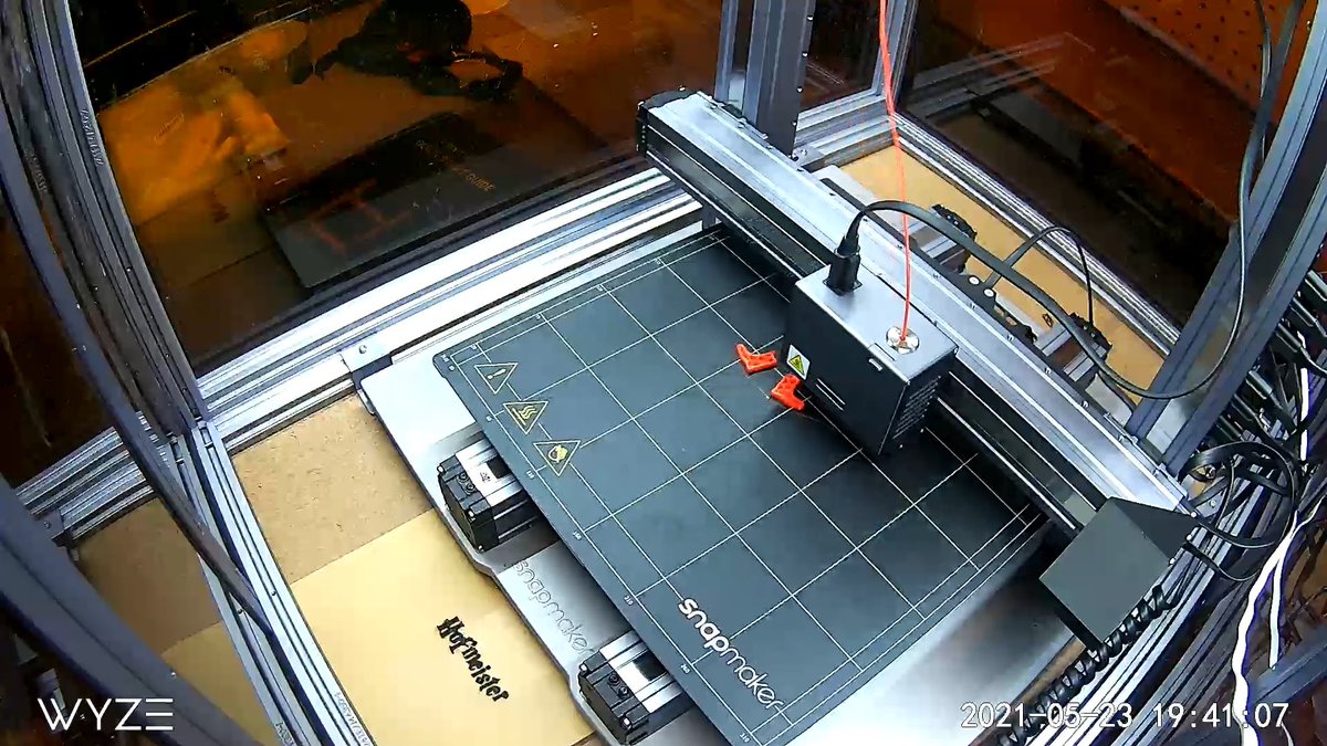 TheMerryHof's tweet image. So excited to share my entry in the #GiftsForKids contest. A @PeteTheCatTV model for my nephew to use while reading “I Love my White Shoes” and “Four Groovy Buttons” - hand drawn and created in 3D with @tinkercad &amp;amp; printed on @snapmaker with details drawn with 3D Pen  #snapmaking