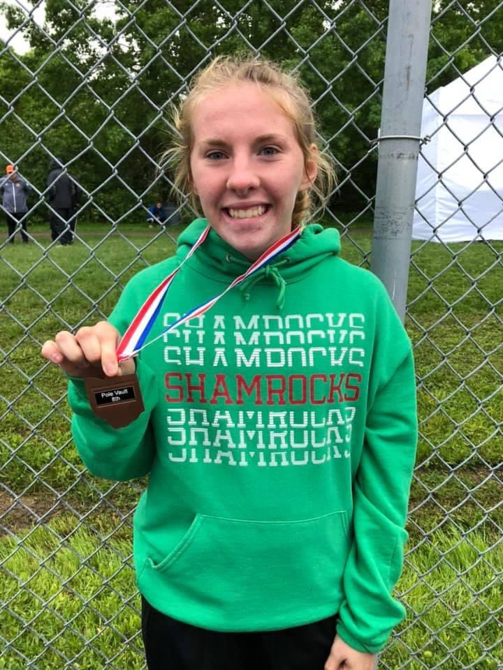 BHStrack20's tweet photo. Congratulations to Grace Detling for placing 8th place at Regionals in pole vault today. 💪🏼☘️ https://t.co/jRNfKAEesH