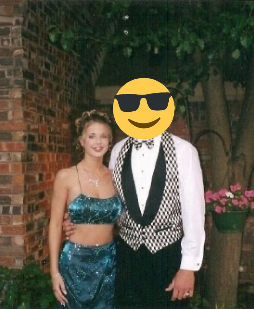 Shann_ME's tweet photo. Okay kids!! Tune in for #ticket80sprom with @oldwaver!!! #Prom2000 https://t.co/krW4L1fltR