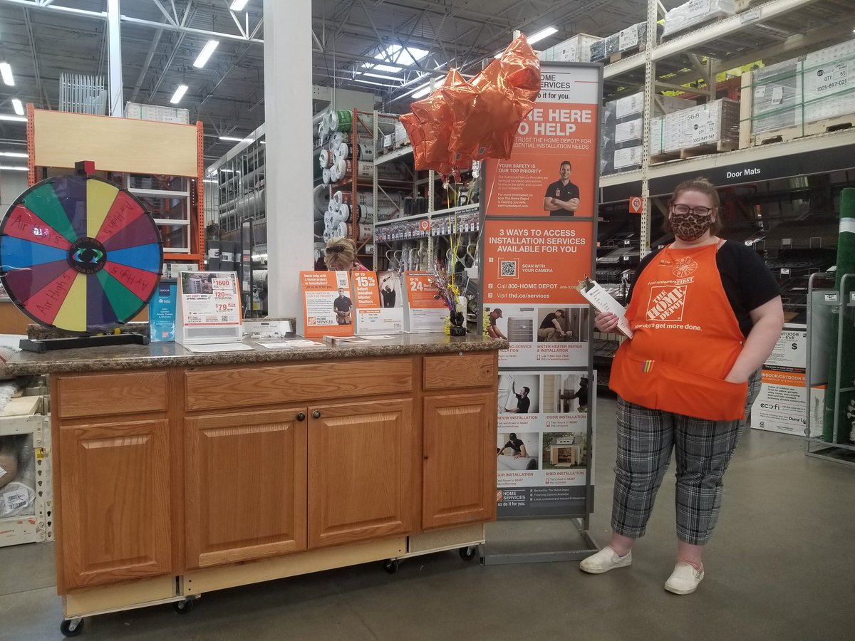 SpecialtySHANN1's tweet photo. My newest specialist,  Mariah at store 2002. Excited to get some H-vac leads! 😃😃😃😃
@Amber_P01 @Barbara36083392 @DwillyC @EldredPeterson @asmbilly @LorieCorke @HD2002IN https://t.co/RuWsesmPv7
