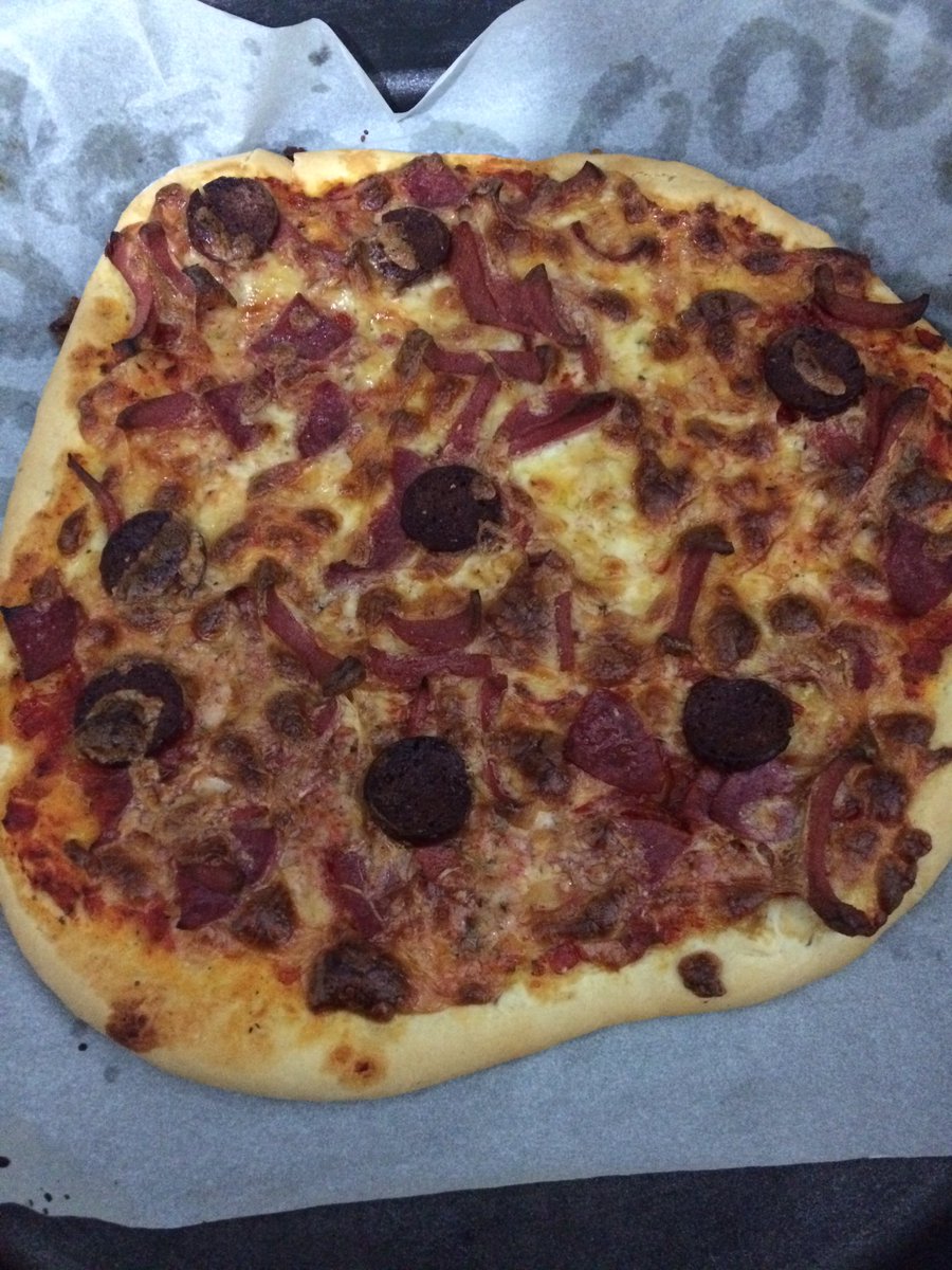 Bu saatte kalkıp pizza yapmak hee #pizza #PizzaHutPartner #dominos