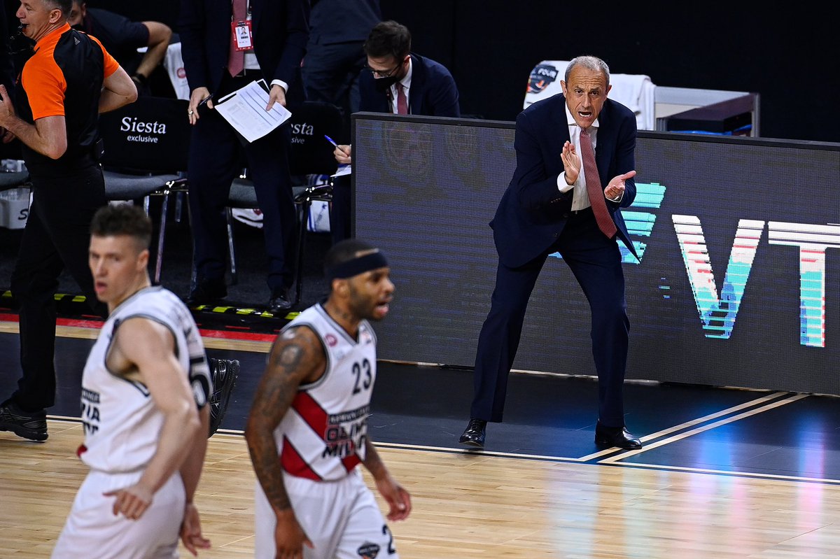 OlimpiaMI1936's tweet photo. 🎙 Coach Messina: “We played beyond our possibility, we lost on a single shot, we’ll try to grow ” ⚪️🔴➡️ https://t.co/LZ1QSX9pdf
#insieme #EuroLeague #F4GLORY #FCBAXM #EttoreMessina
@EuroLeague https://t.co/2UyCsGjkqU